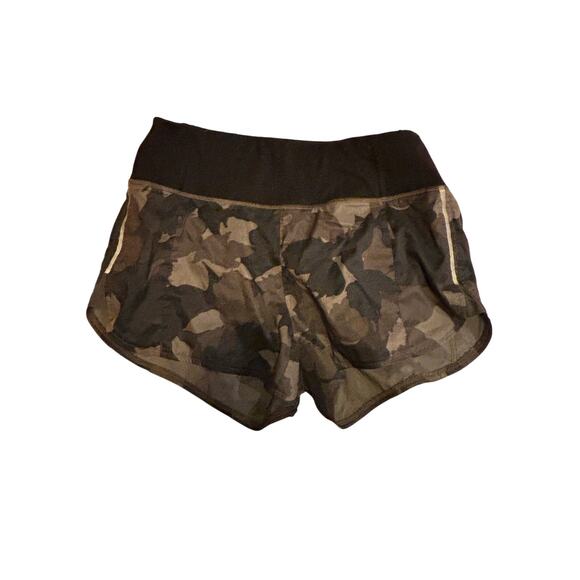 Athleta shorts green camo small - Picture 2 of 3